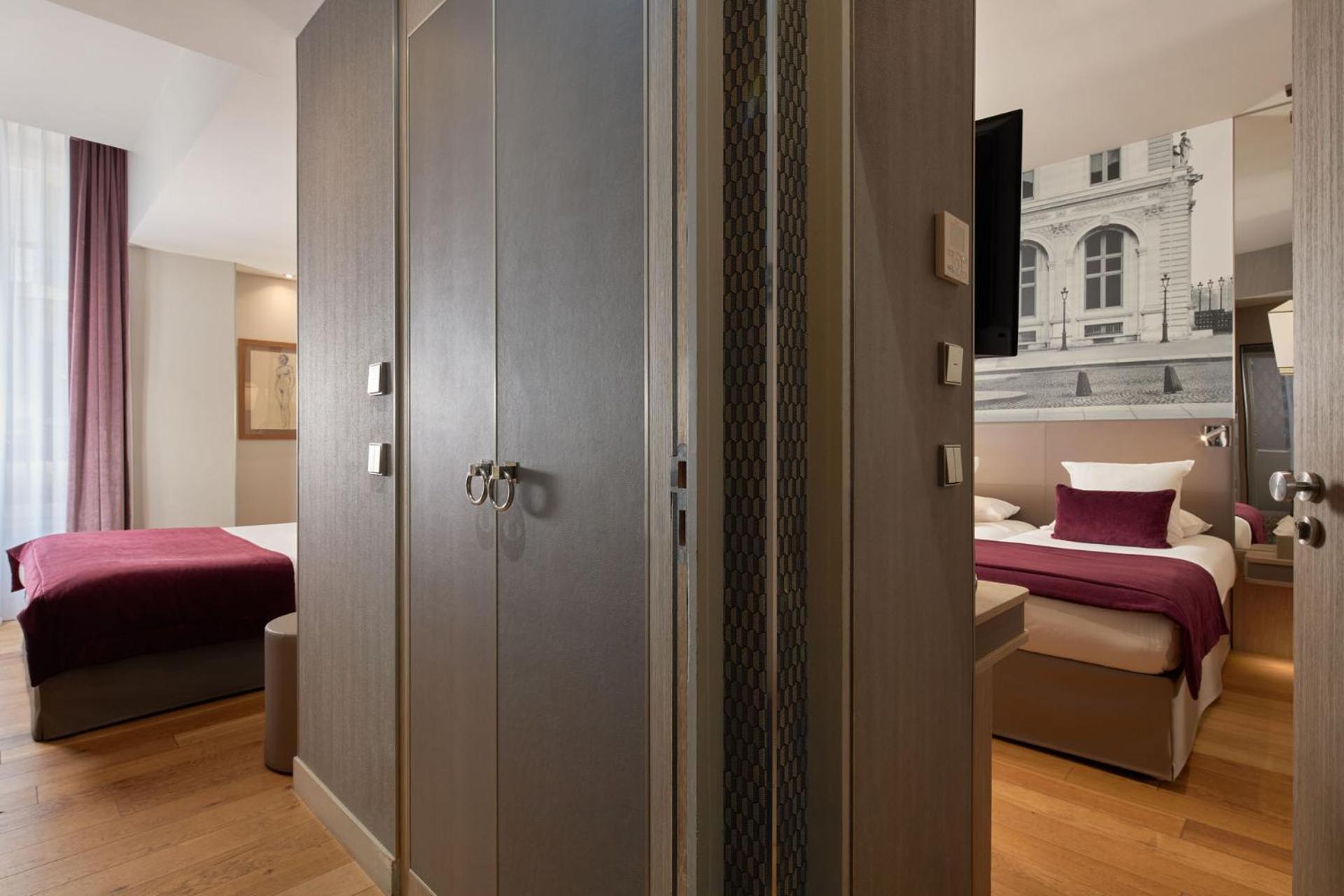 Two Rooms next to each other spa access